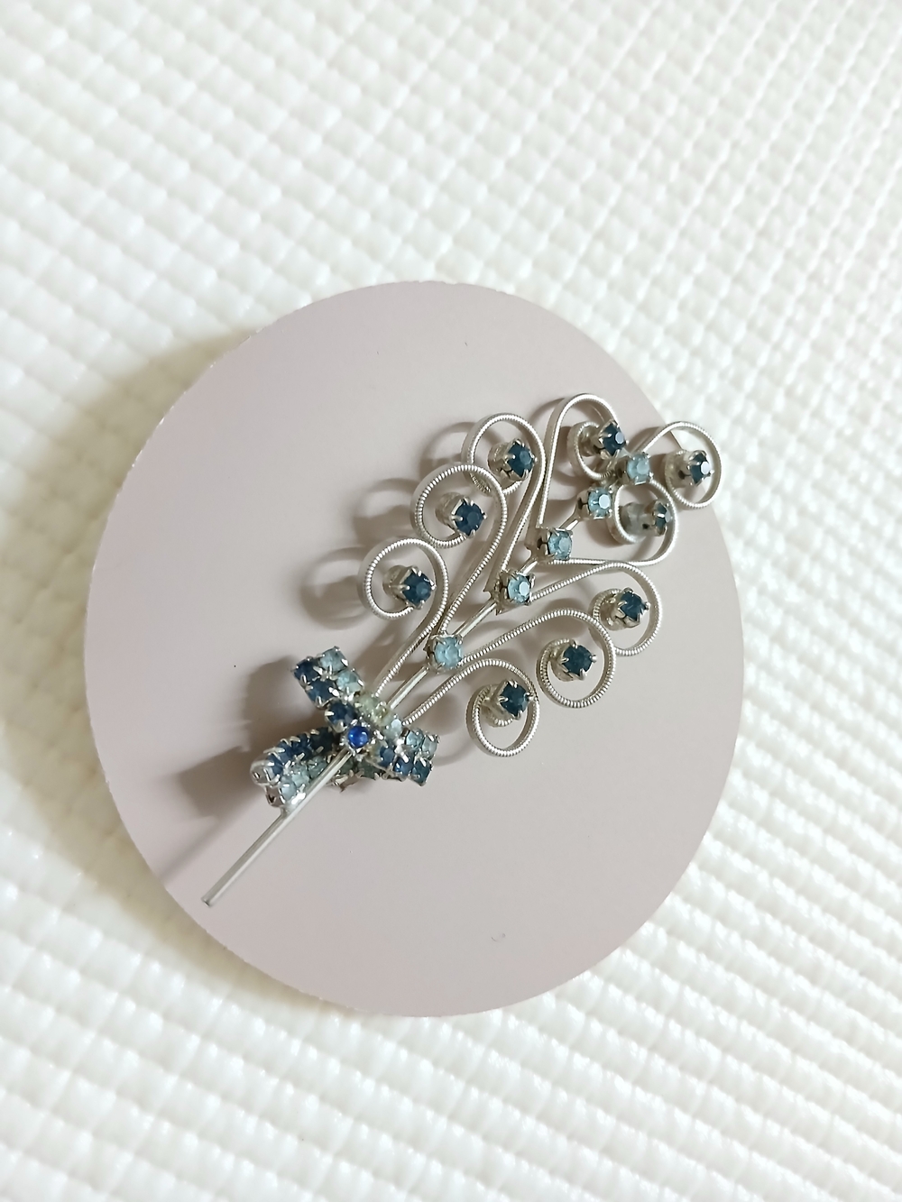 Vintage large silver tone Blue rhinestones bouquet of flowers Brooch, 3", mint